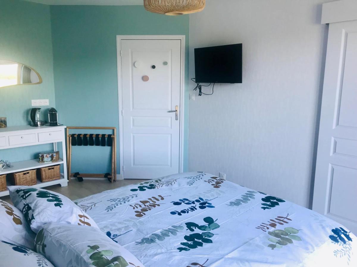Au Petit Bonheur De Claire Et Jo Bed and Breakfast La Chapelle-Caro Εξωτερικό φωτογραφία