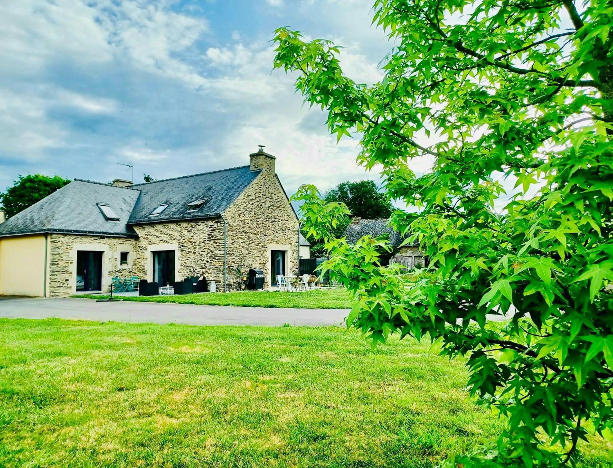 Au Petit Bonheur De Claire Et Jo Bed and Breakfast La Chapelle-Caro Εξωτερικό φωτογραφία
